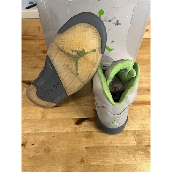 Air Jordan 5 Retro Shoes Mens Size 10 Green Bean Flint Grey DM9014-003 Nike